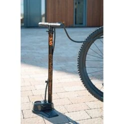 SKS Air-X-Plorer Digi 10.0 Standpumpe -Scott Verkäufe sks air x plorer digi 10 0 fahrrad standpumpe 2022 311747 g